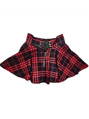 corset lace up plaid mini skirt with zipper and built-in shorts in red and black